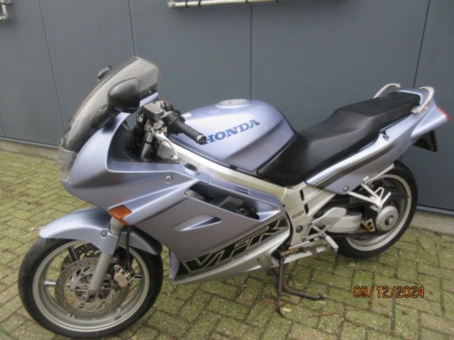 honda - vfr-750-f