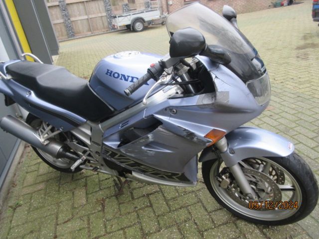 honda - vfr-750-f