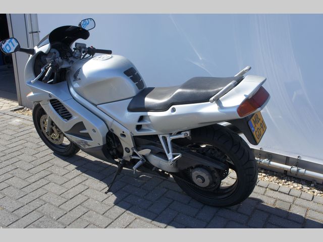 honda - vfr-750-f