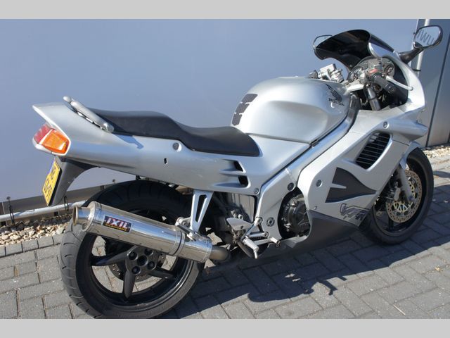honda - vfr-750-f