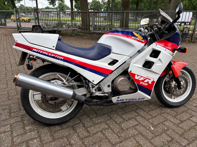 honda - vfr-750-f