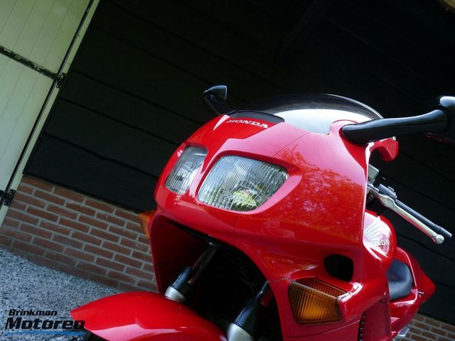 honda - vfr-750-f