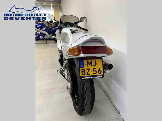 honda - vfr-750-f