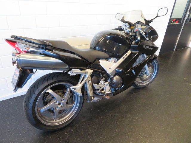 honda - vfr-800