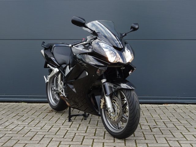 honda - vfr-800