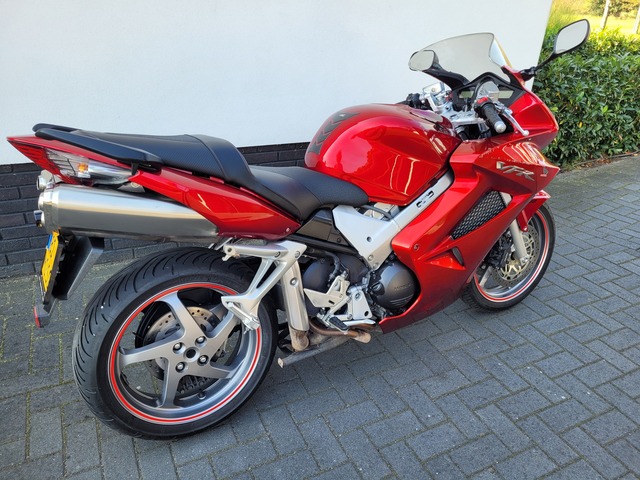 honda - vfr-800