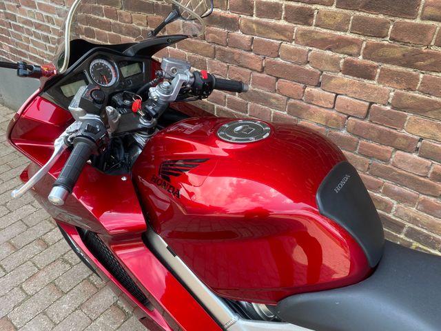 honda - vfr-800