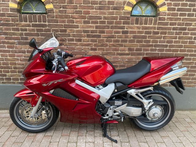 honda - vfr-800