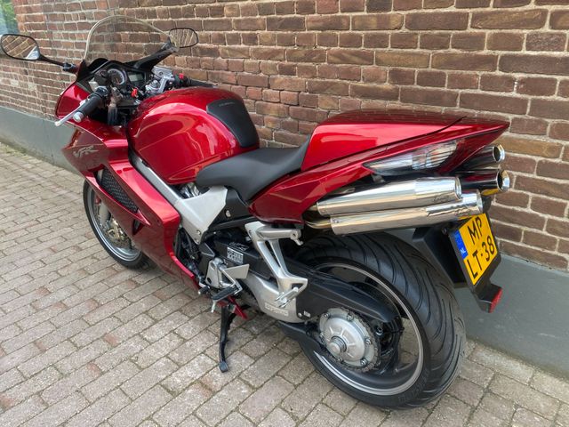 honda - vfr-800