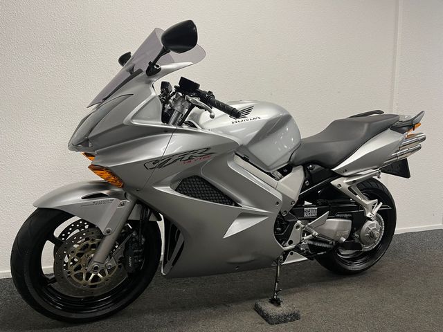 honda - vfr-800-fi-vtec