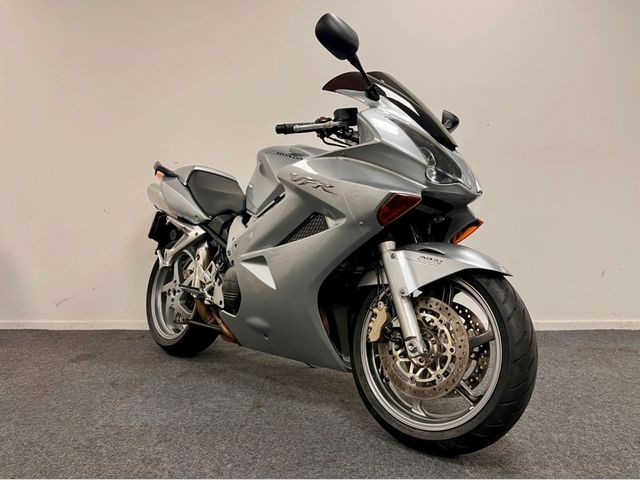 honda - vfr-800-fi-vtec-abs