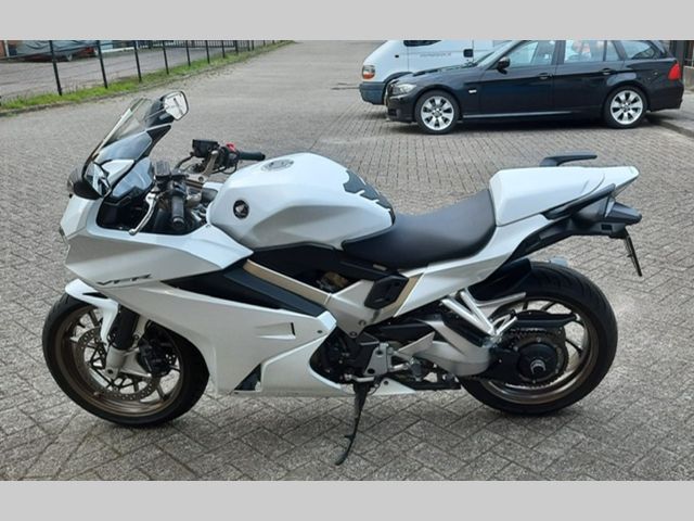 honda - vfr-800-fi-vtec-abs