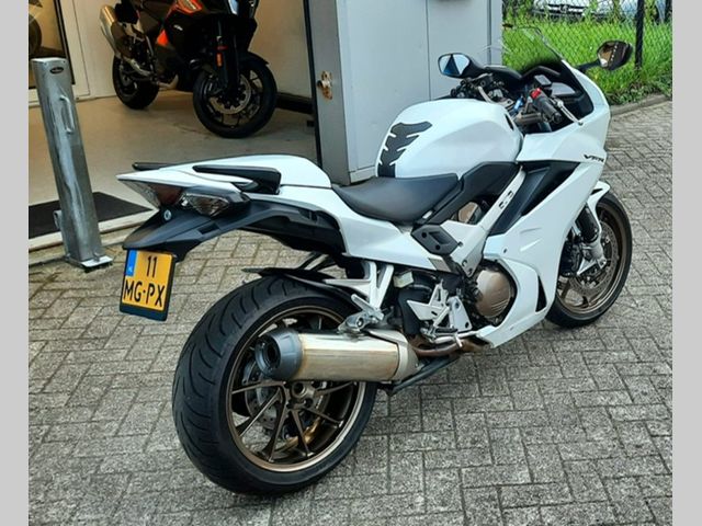 honda - vfr-800-fi-vtec-abs