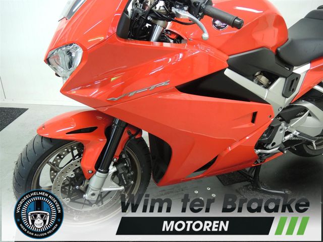 honda - vfr-800-fi-vtec-abs