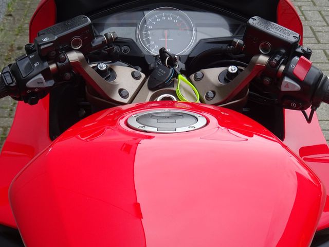 honda - vfr-800-fi-vtec-abs