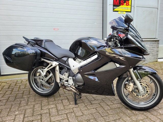 honda - vfr-800-vtec-abs