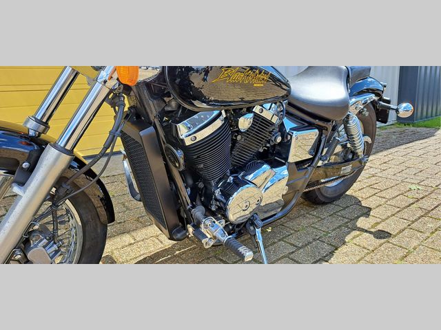 honda - vt-750--dc-black-widow