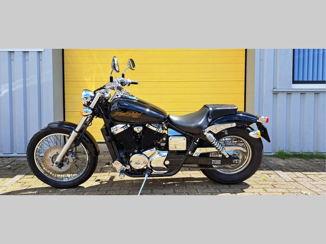 honda - vt-750--dc-black-widow