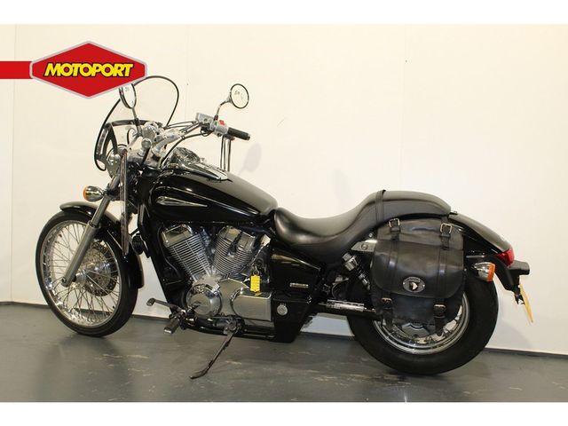 honda - vt-750--dc-black-widow