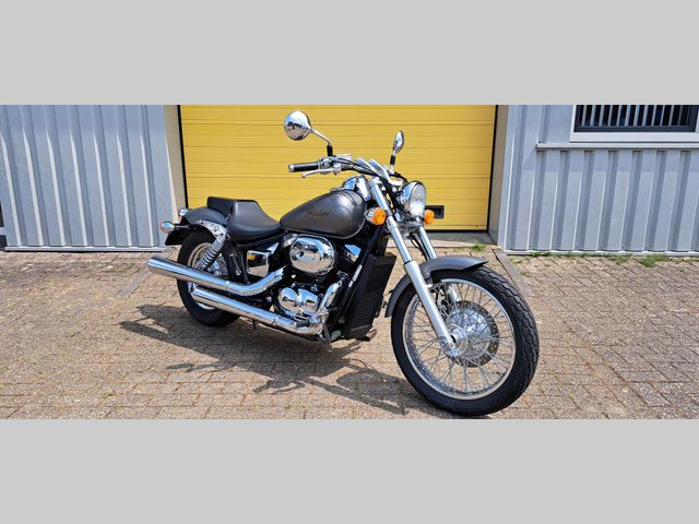 honda - vt-750--dc-black-widow