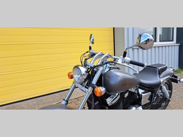 honda - vt-750--dc-black-widow
