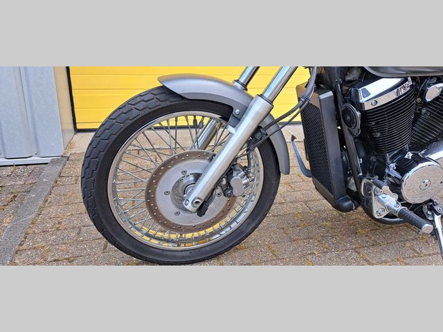 honda - vt-750--dc-black-widow