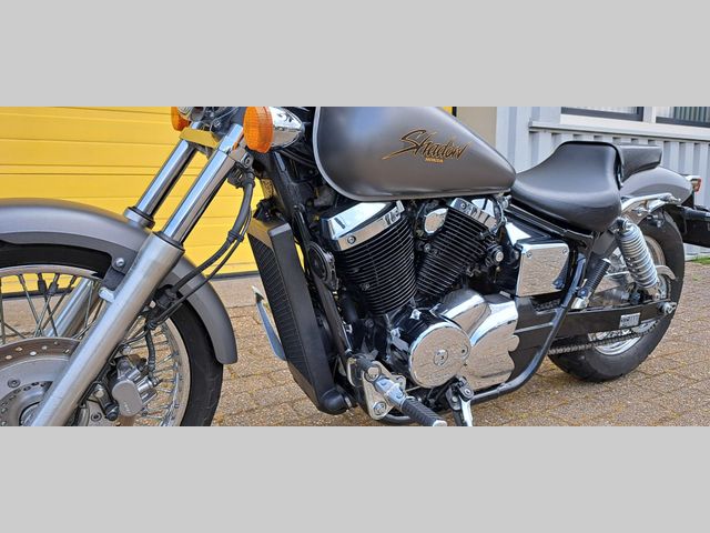 honda - vt-750--dc-black-widow