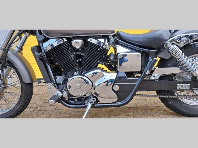 honda - vt-750--dc-black-widow