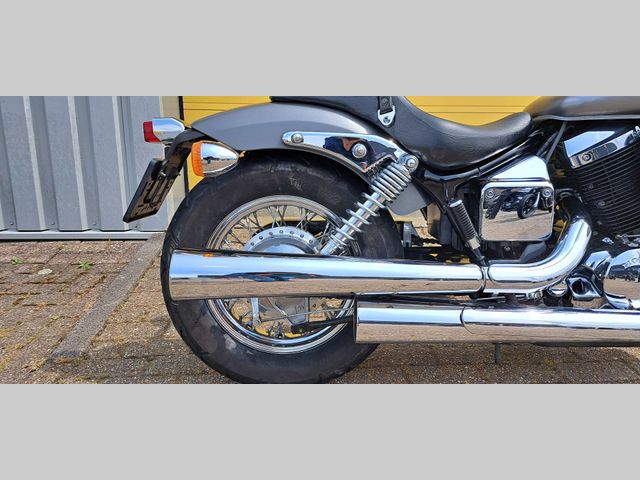 honda - vt-750--dc-black-widow