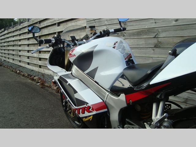 honda - vtr-1000-sp-2