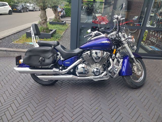 honda - vtx-1800