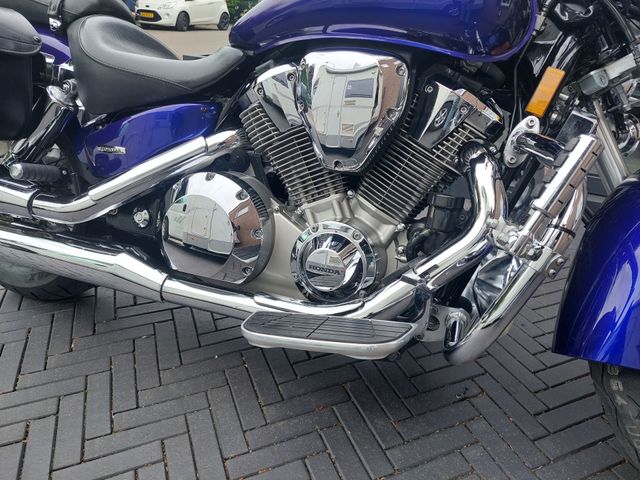 honda - vtx-1800