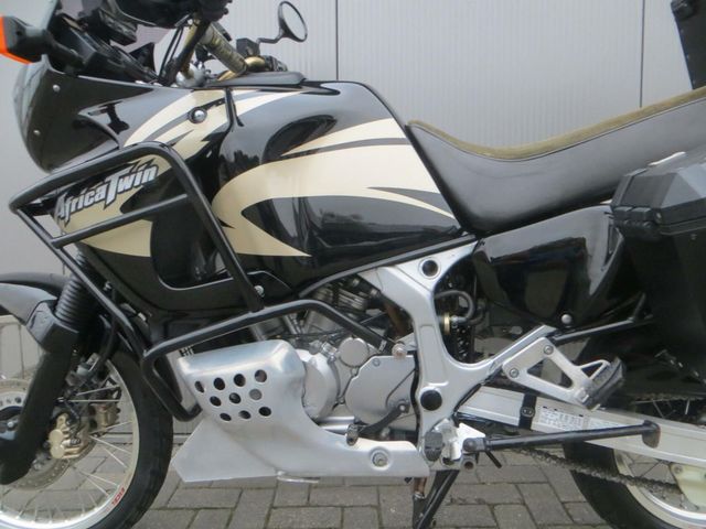 honda - xrv-750-africa-twin