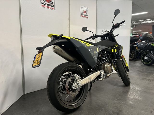 husqvarna - 701-supermoto