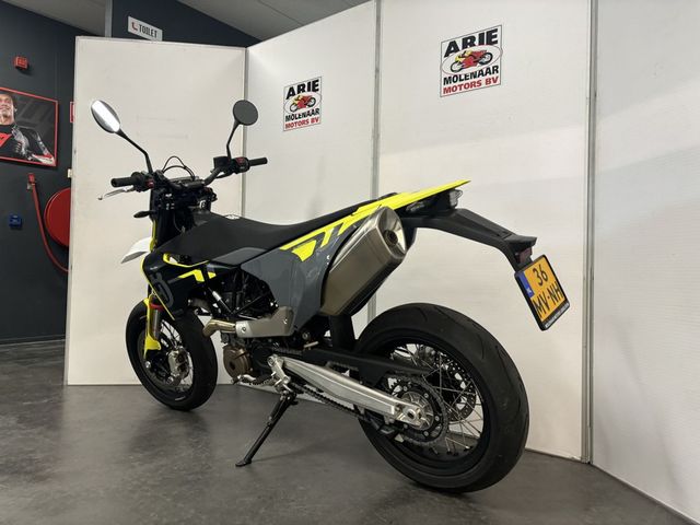 husqvarna - 701-supermoto