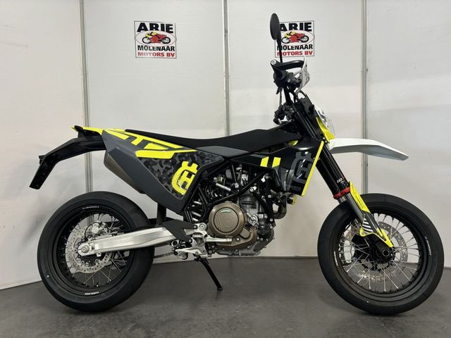 husqvarna - 701-supermoto