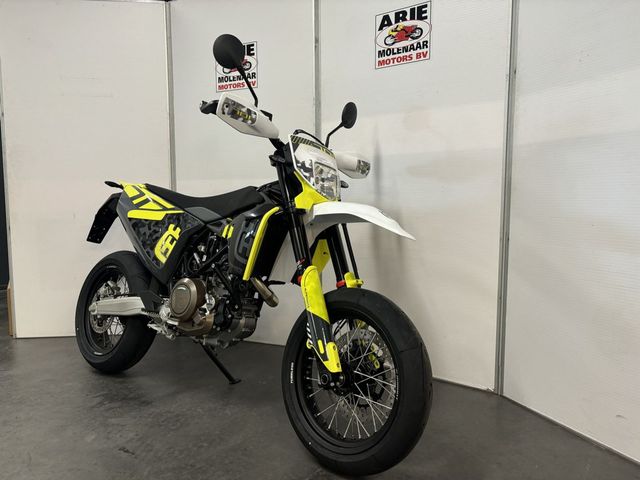 husqvarna - 701-supermoto