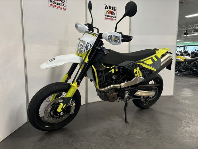 husqvarna - 701-supermoto