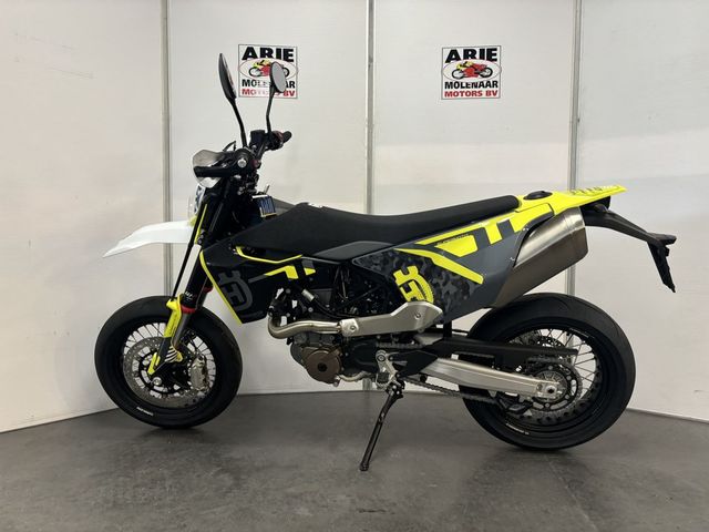 husqvarna - 701-supermoto