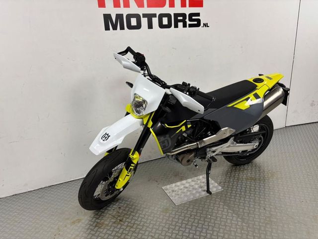 husqvarna - 701-supermoto