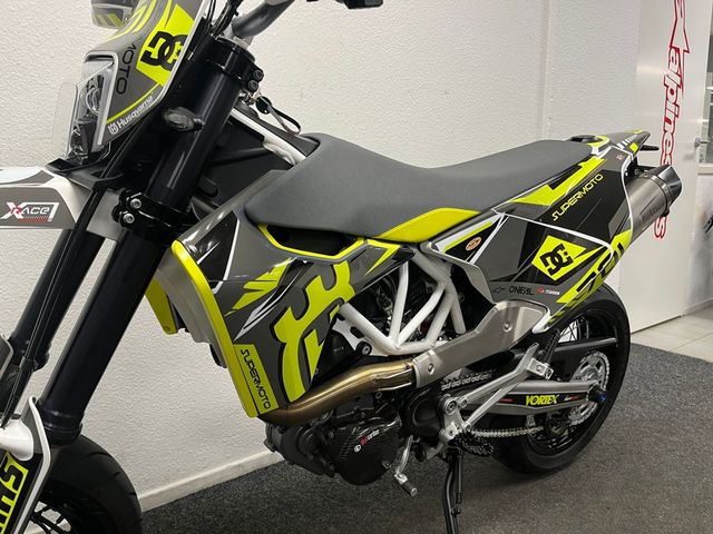 husqvarna - 701-supermoto