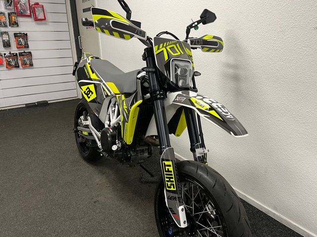 husqvarna - 701-supermoto