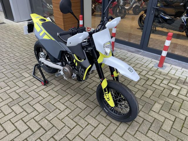 husqvarna - 701-supermoto