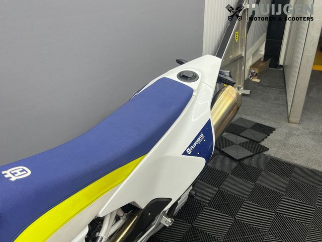 husqvarna - 701-supermoto