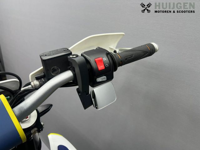 husqvarna - 701-supermoto