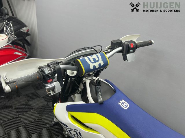 husqvarna - 701-supermoto