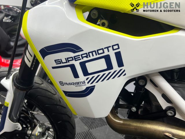 husqvarna - 701-supermoto