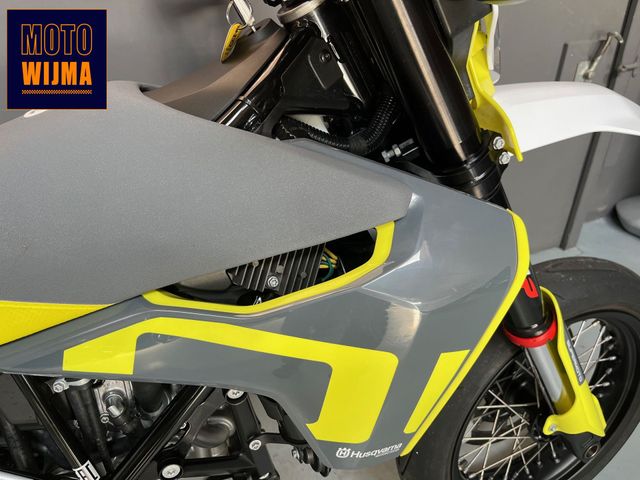 husqvarna - 701-supermoto