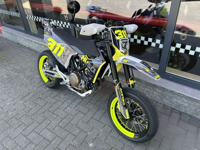 husqvarna - 701-supermoto