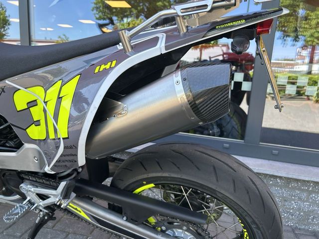 husqvarna - 701-supermoto
